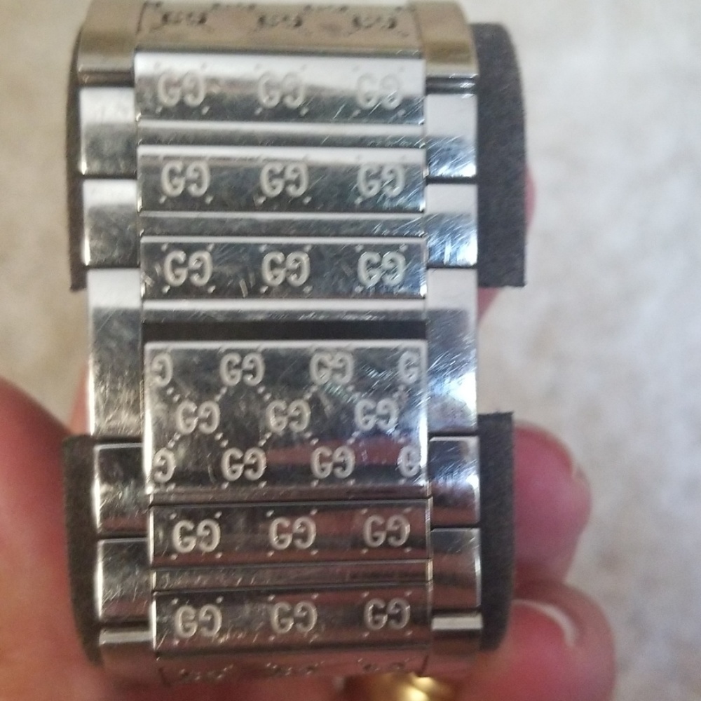 Gucci bangle watch - Picture 6 of 10